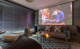 Inpoint Central Suites With Parking Available